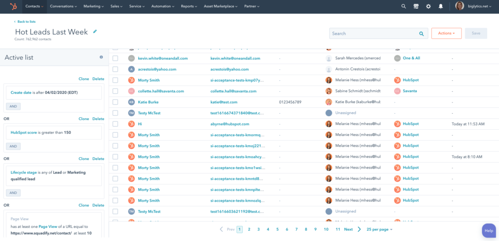 Hubspot ejemplo Existen muchas plataformas de CRM en el mercado, pero algunas destacan por su facilidad de uso, integraciones y funcionalidades. A continuación, presentamos tres de las más destacadas: HubSpot Es uno de los CRM más populares y completos del mercado. Destaca por su facilidad de uso, integraciones con herramientas de marketing y ventas, y su versión gratuita con funcionalidades avanzadas. Salesforce Considerado el líder en CRM a nivel mundial, Salesforce es ideal para grandes empresas que buscan una solución escalable con análisis avanzados, inteligencia artificial y automatización potente. Clientify Especialmente diseñado para pymes y agencias de marketing, Clientify se enfoca en la automatización y la integración con herramientas de marketing digital, facilitando la gestión de leads y clientes.