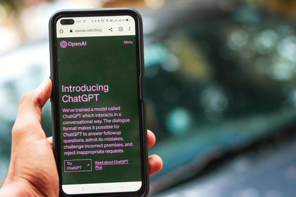 Introducción a ChatGPT en móvil para optimizar procesos con IA